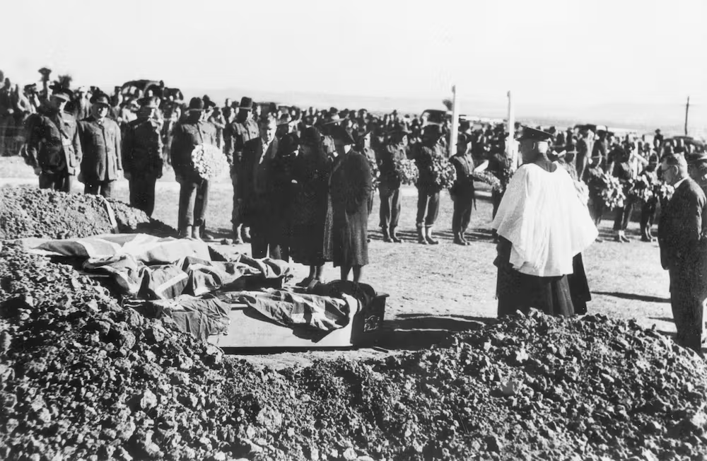 Burial of Australian soldiers killed during the Cowra breakout