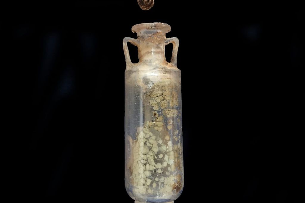 Perfume jar