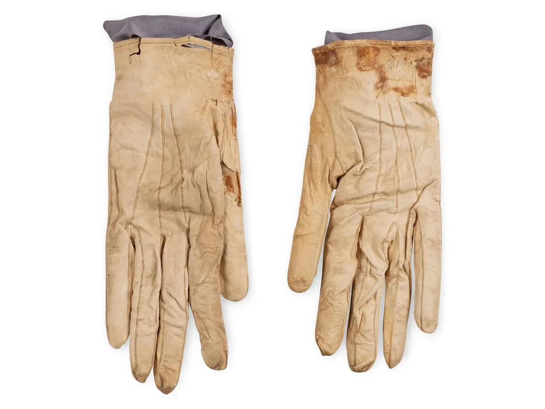 Lincoln's gloves