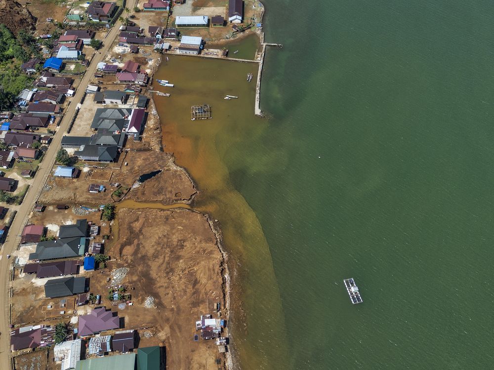Land and sea contamination by Nickel extraction | Smithsonian Photo ...