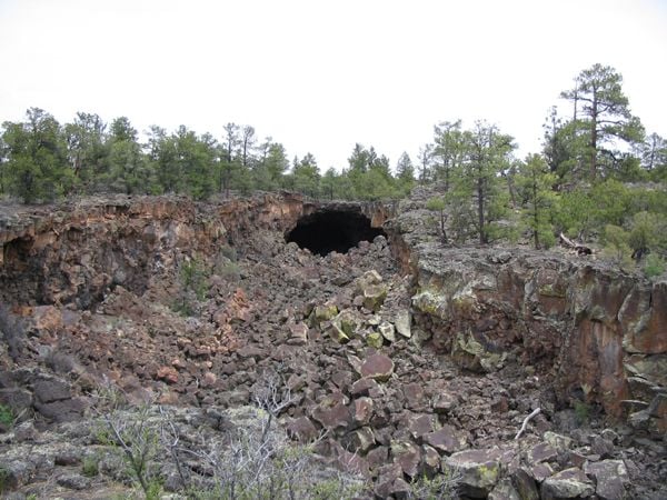 20110519074853lavatubecollapsebreccia.jpg