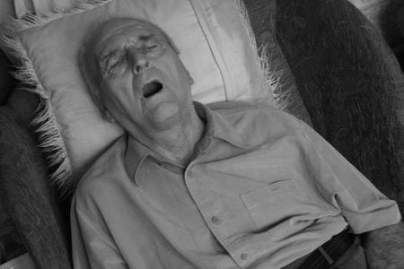 Alise Ojay claims that a series of routine vocalizations, performed 20 minutes a day over the course of less than a month, can reduce snoring significantly. 