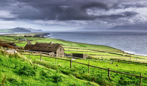 IRE_DinglePenn_coast_iSt_187736440.jpg