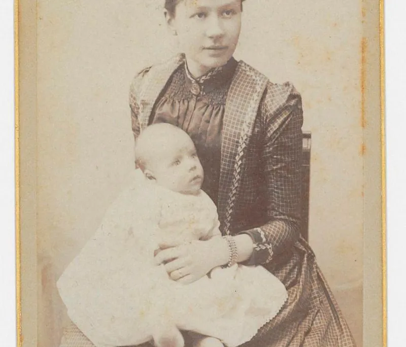 Jo_Bonger_and_son_Vincent_Willem_van_Gogh_1890.jpg