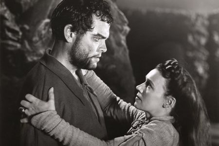 Orson Welles as Macbeth in the 1948 film with Jeannette Nolan as Lady Macbeth