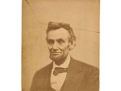 The cracked-plate portrait of Abraham Lincoln by Alexander Gardner, 1865, albumen silver print