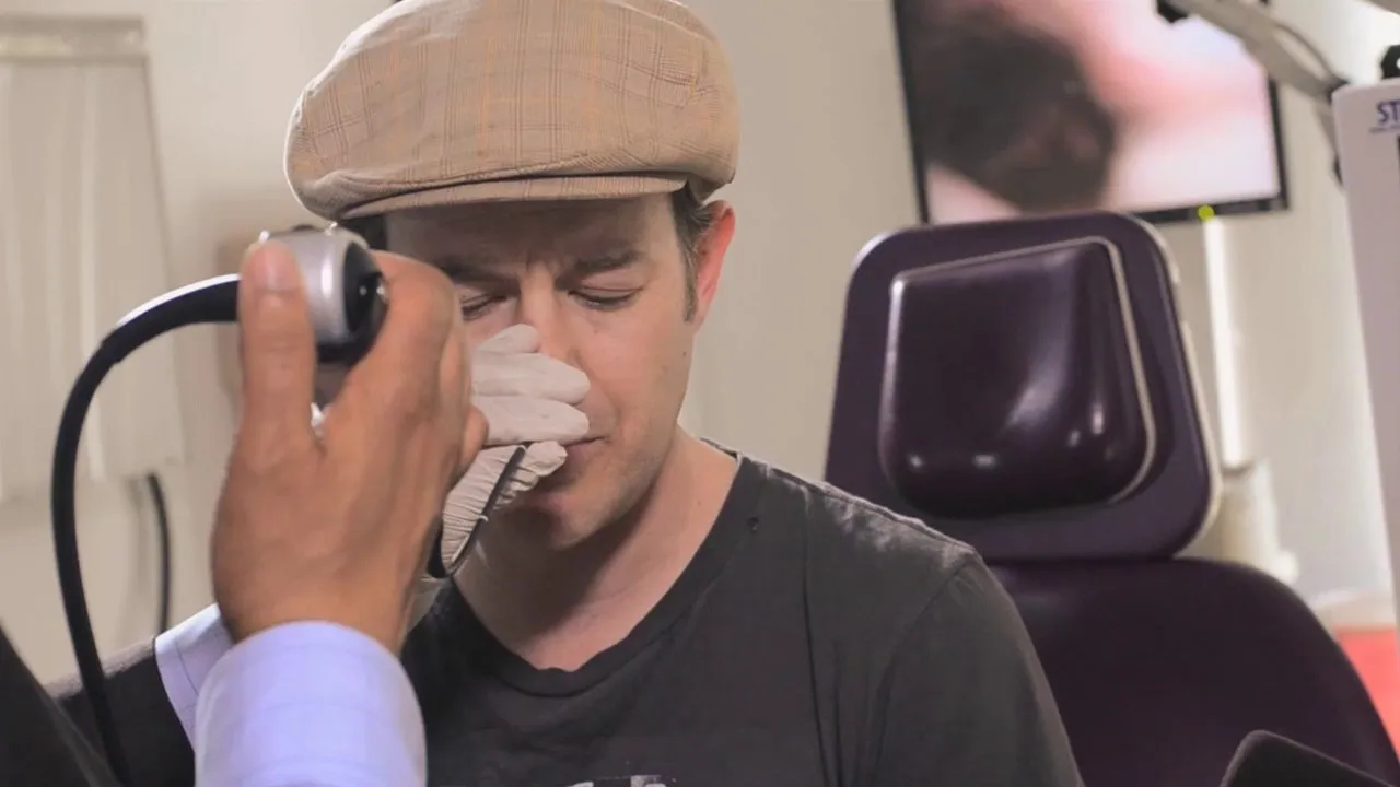 Preview thumbnail for SmartNews: Is Beatboxing Safer Than Singing?
