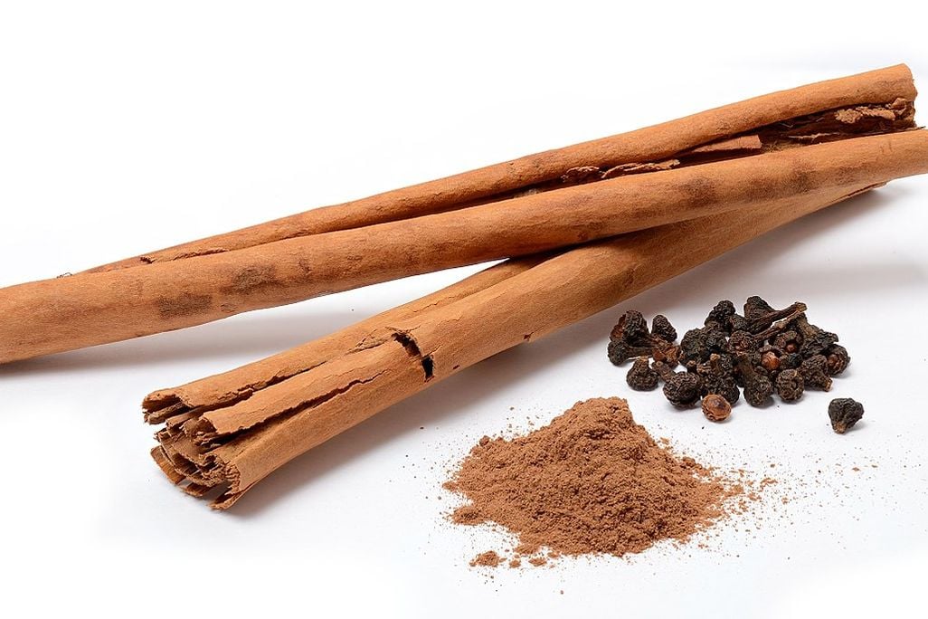 Cinnamon sticks