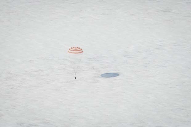 Soyuz TMA-01M about to hit-620.jpg
