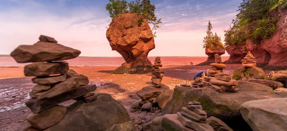  Hopewell Rocks at low tide, New Brunswick 