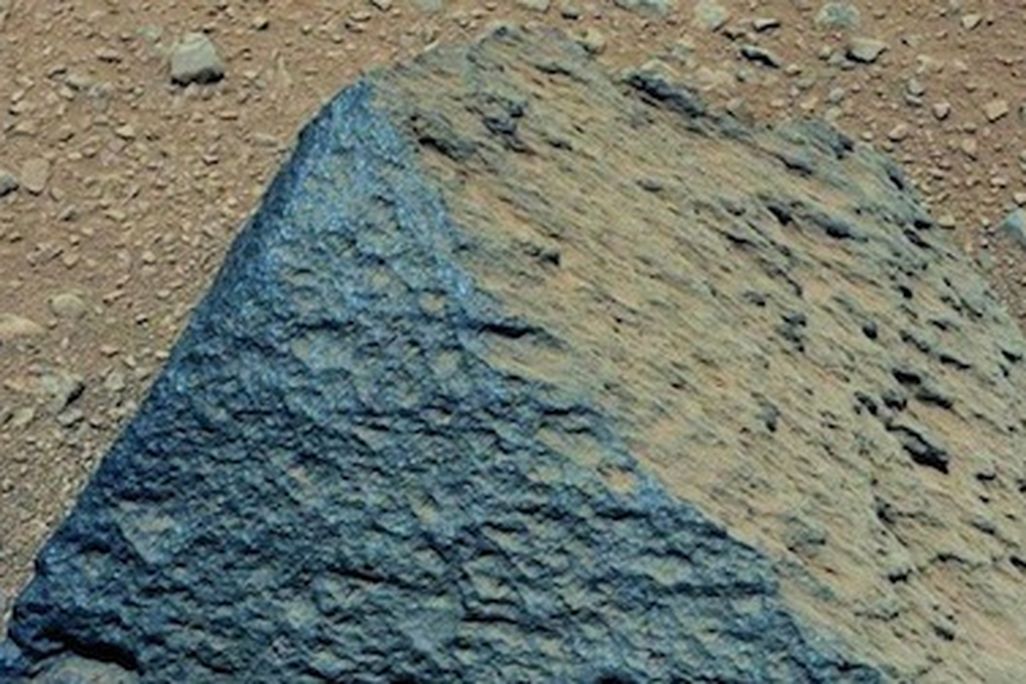 20130926010154rock-copy.jpg
