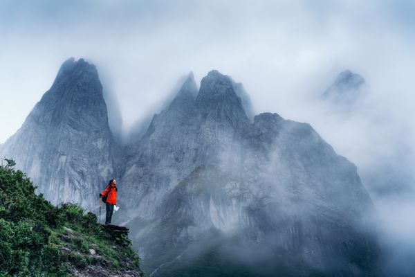 Mountains in the mist thumbnail