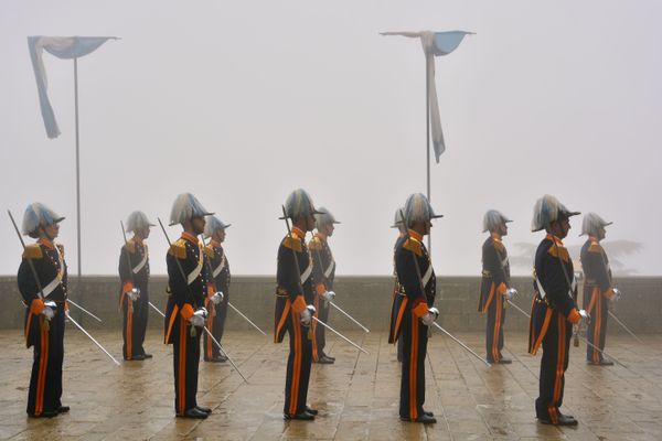 Parading in the fog thumbnail