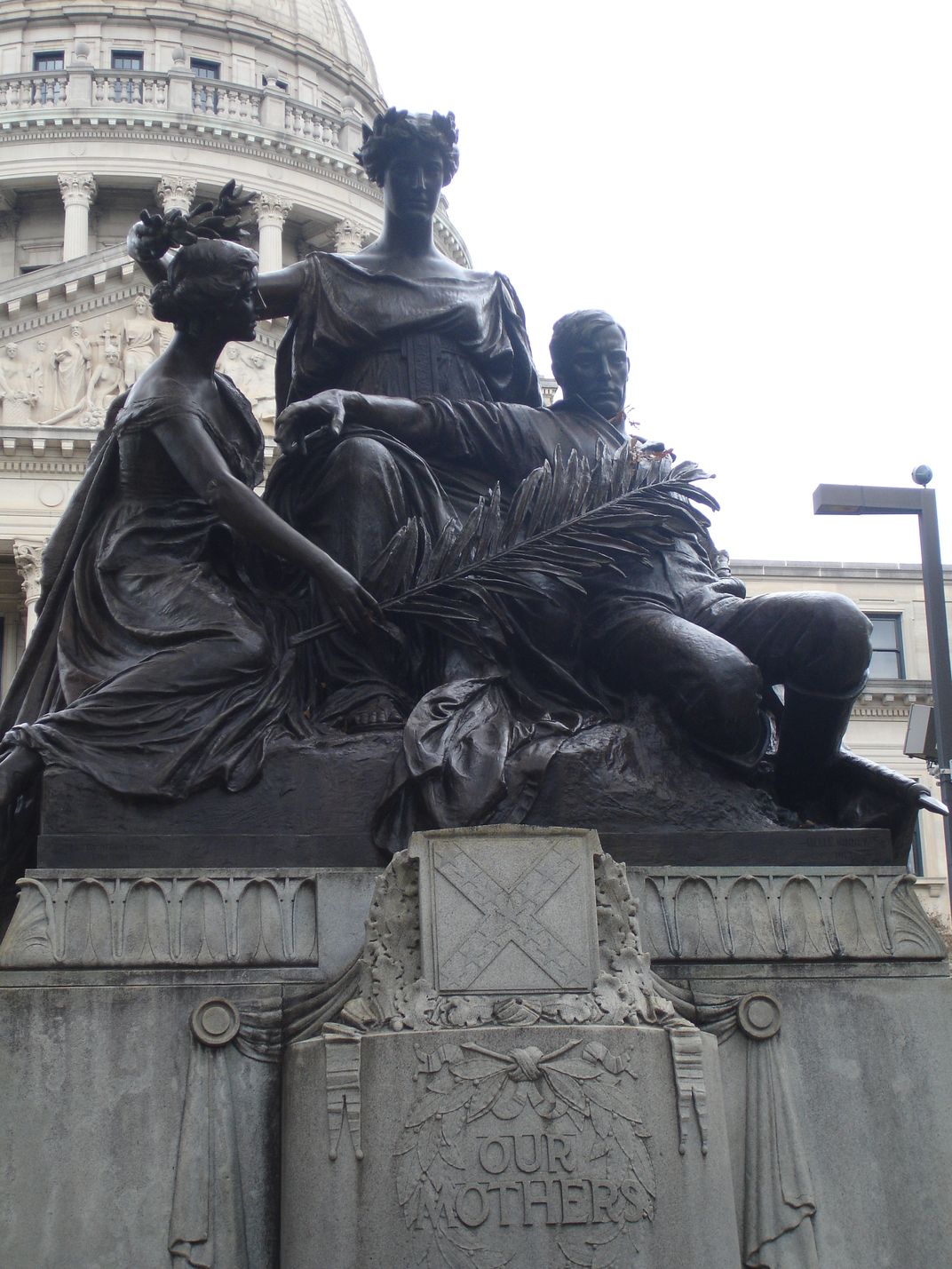 Women of the Confederacy statue