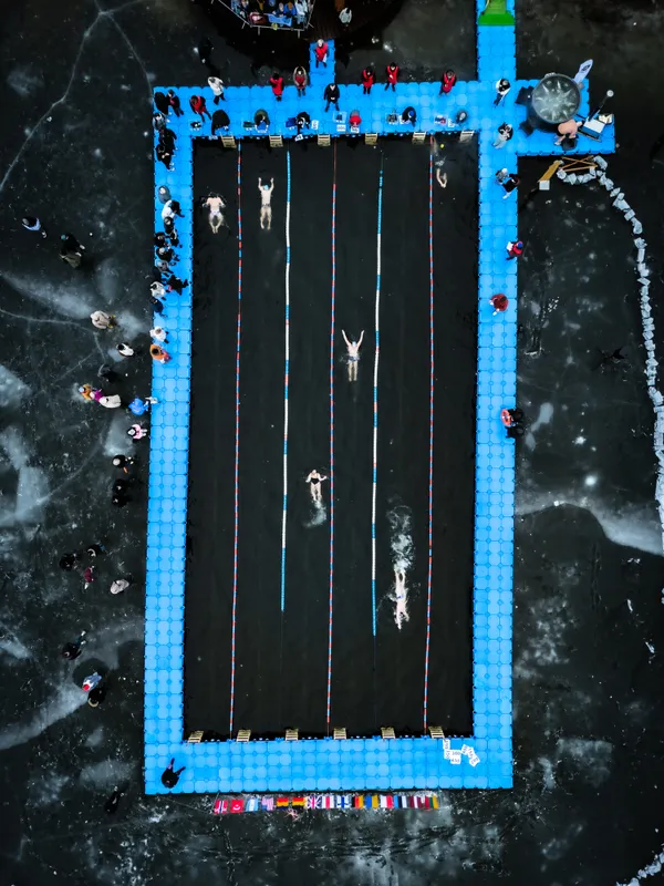Cold water swimming competition thumbnail
