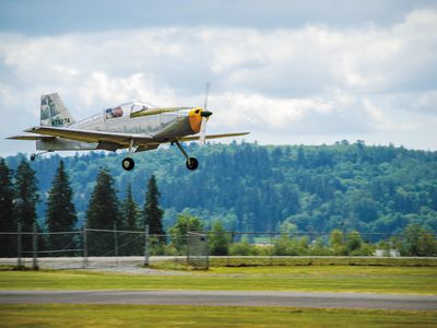 Arnold Ebneter takes the E-1 for a spin around Snohomish, Washington, in 2005. A few years and a few changes later, he set a distance record in it.