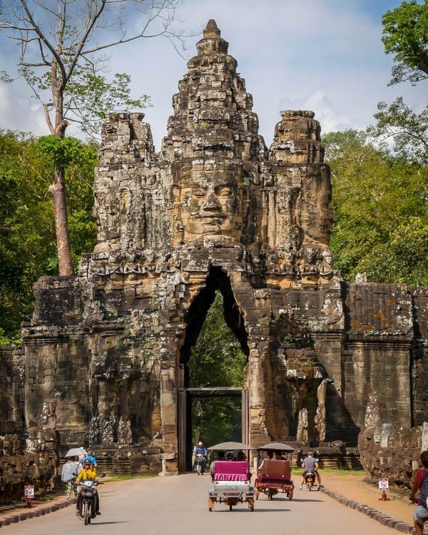 Gate to the Bayon Temple in Siem Reap, Cambodia thumbnail