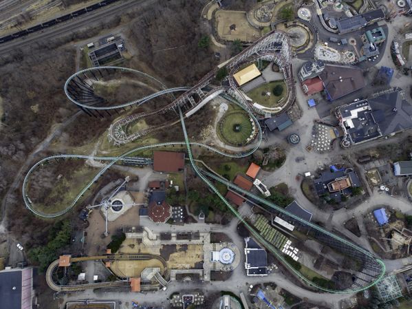 Interlocking Roller Coasters thumbnail