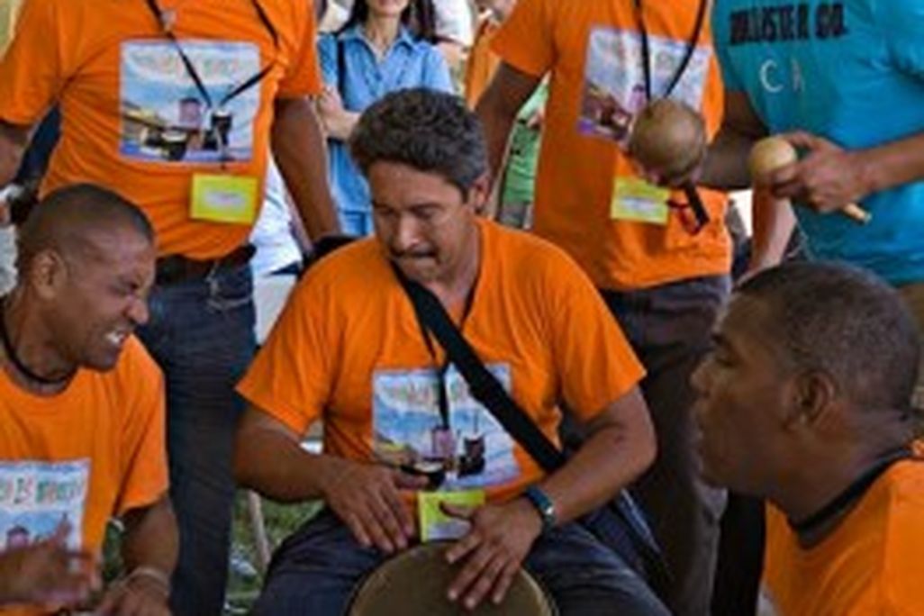 2009-folklife-festival-2009-giving-voice-drums-263x300.jpg
