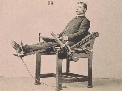 Knee bending machine from Dr. G. Zander’s medico-mechanische Gymnastik by Alfred Levertin (Stockholm: 1892). 