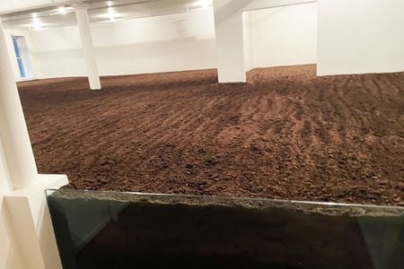 Walter De Maria&#39;s The New York Earth Room, which opened in 1977