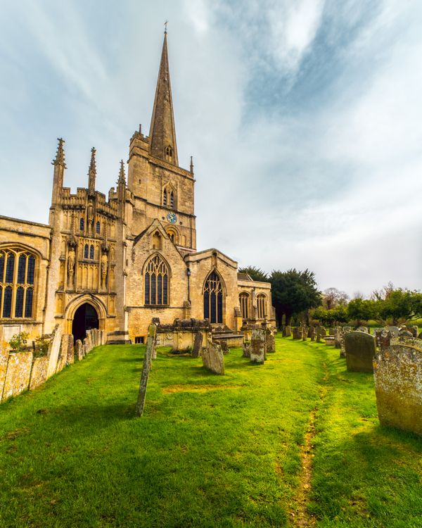 Church of St John the Baptist in Burford, Oxfordshire, England thumbnail