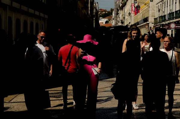 Daily life in Lisbon thumbnail