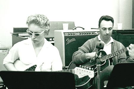 Carol Kaye and Bill Pitman on guitar at Gold Star; circa 1963.