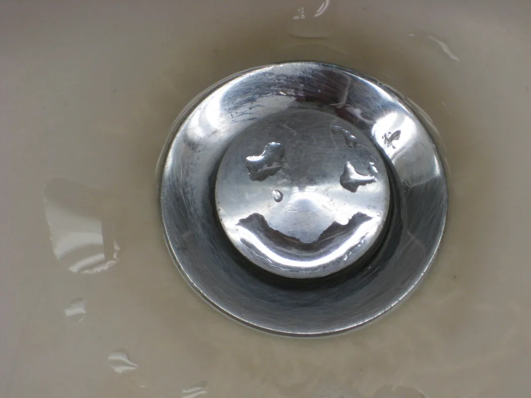 Smiling Sink | Smithsonian Photo Contest | Smithsonian Magazine