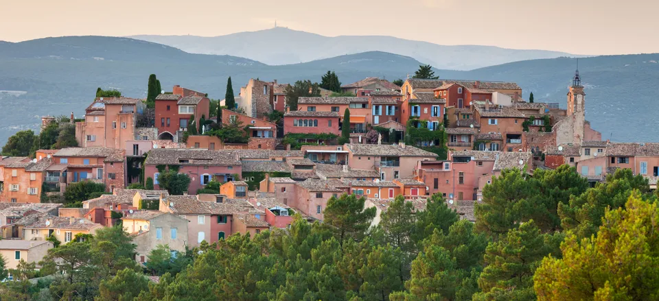  Provencal village of Roussillon, the Luberon 