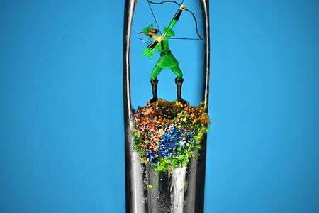 A microscopic Robin Hood