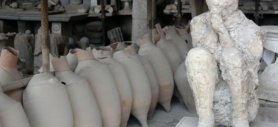  Artifacts found in Pompeii 
