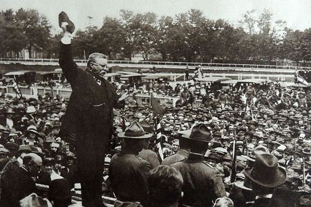 Ex-president Theodore Roosevelt speaks to crowds in Mineola, New York, in support of US entry into the First World War, 1917