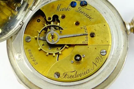 The "Mark Twain" launched in early 1882 as an 18-size, key-wound movement with a subsidiary seconds function.