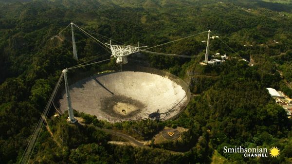 Preview thumbnail for This Puerto Rican Telescope Was Built in a Massive Sinkhole