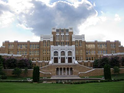 Central High School, where school integration battles of the Civil Rights Movement played out, is among 39 sites and historical projects to get National Park Service grants. 