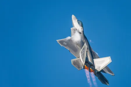 12W_FM2016_A&S F-22 _RVM0093 VanderMeulen_LIVE.jpg