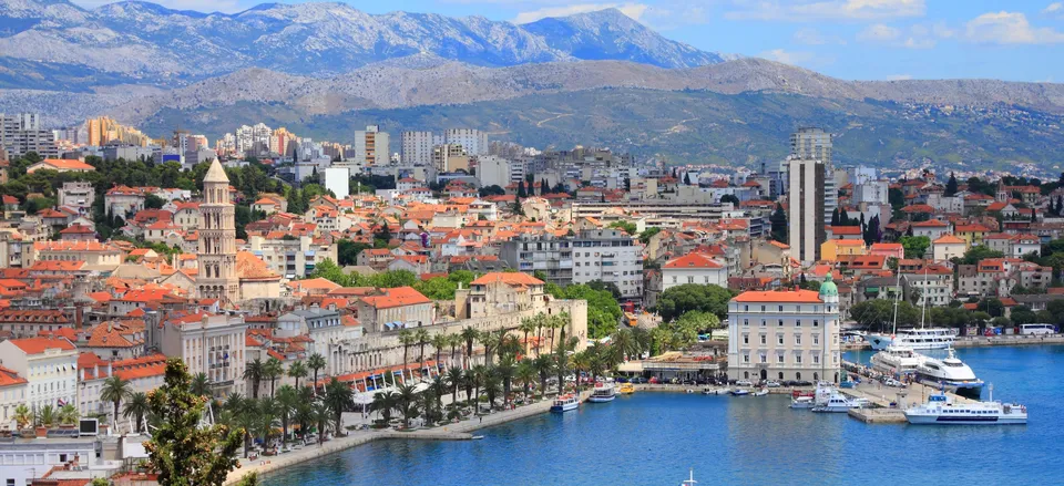  The harbor in Split 
