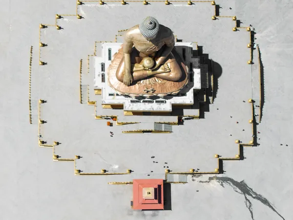 Symmetry of the sacred thumbnail