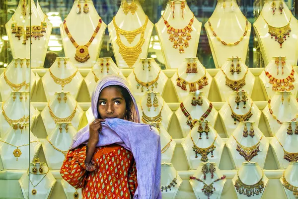 Girl at jewellery shop. thumbnail