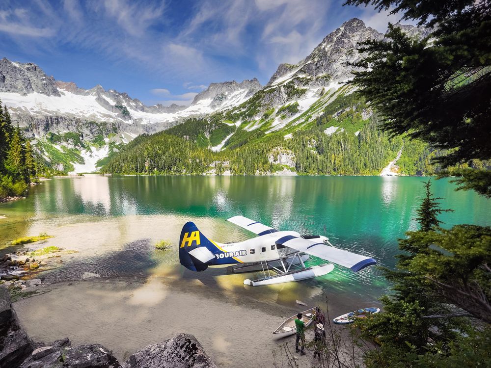 Harbour Air otter on beach