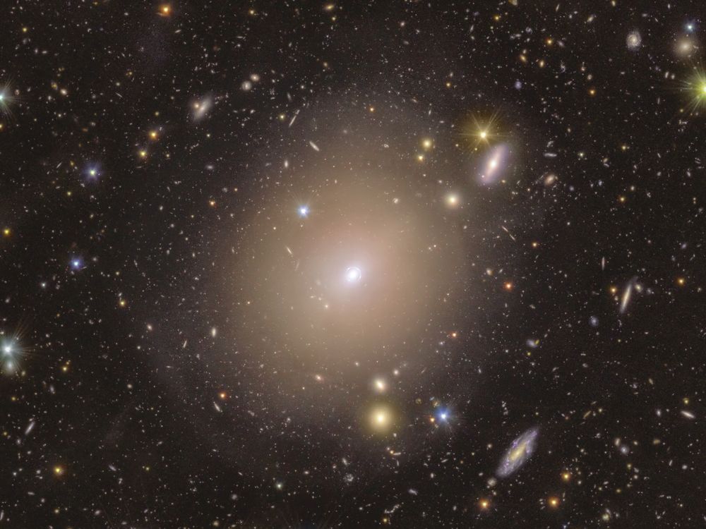 Galaxy NGC 6505 and the Einstein ring around it.