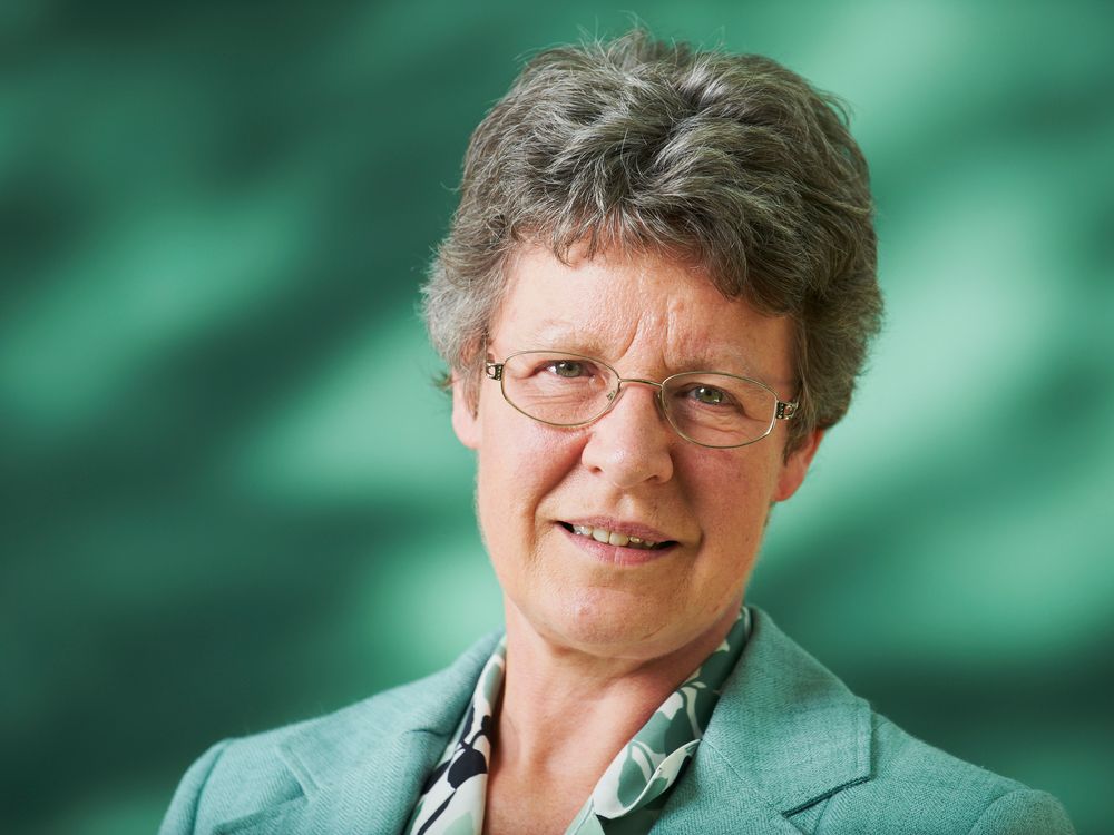 Decades After Being Passed Over for a Nobel, Jocelyn Bell Burnell Gets ...