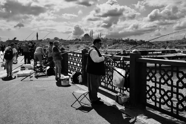 Fishing in İstanbul thumbnail