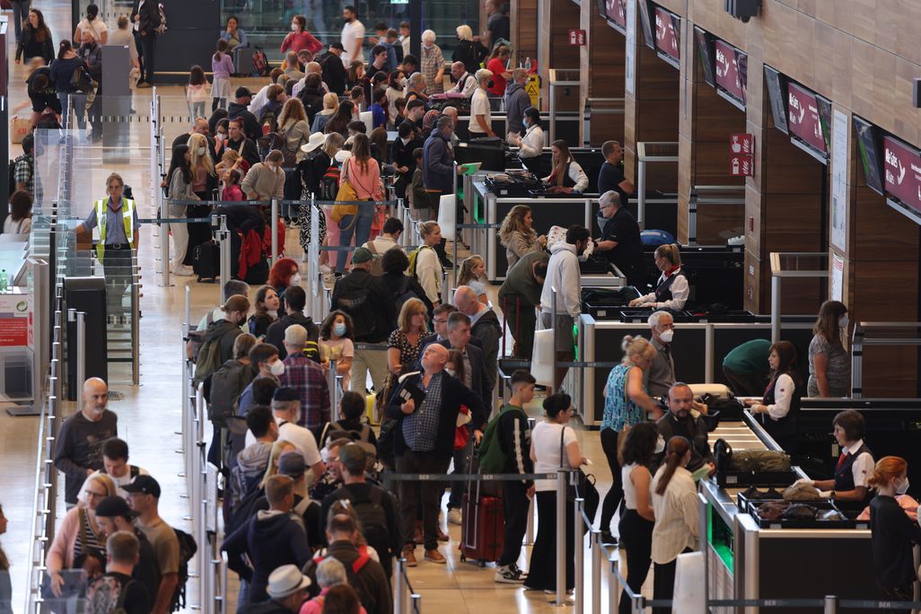 Long lines at airports