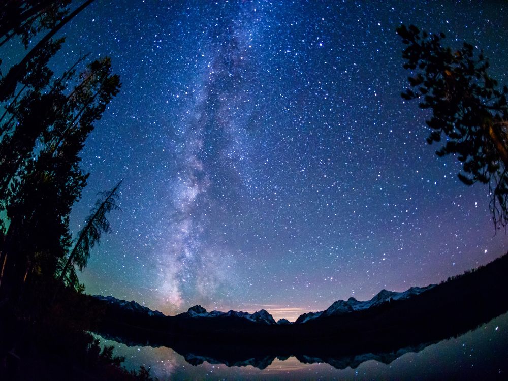 Little Redfish Lake at night