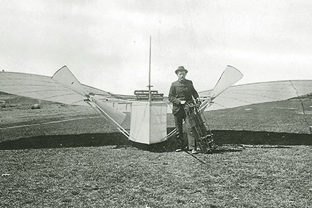 In 1904, Gustave Whitehead was photographed with his 1901 machine — on the ground.