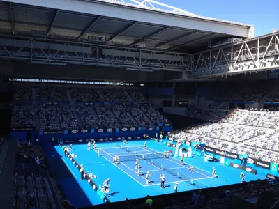 People bake in the heat at this year's Australian Open.