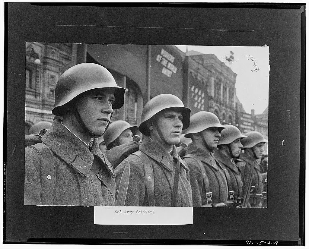 Soviet soldiers in 1941