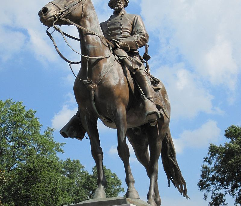 800px-Forrest_Park_Memphis_TN_16.jpg